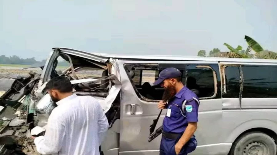 মার্চ ফর গাজা কর্মসূচিতে যাওয়ার পথে দুর্ঘটনার কবলে মাইক্রোবাস, আহত ১২