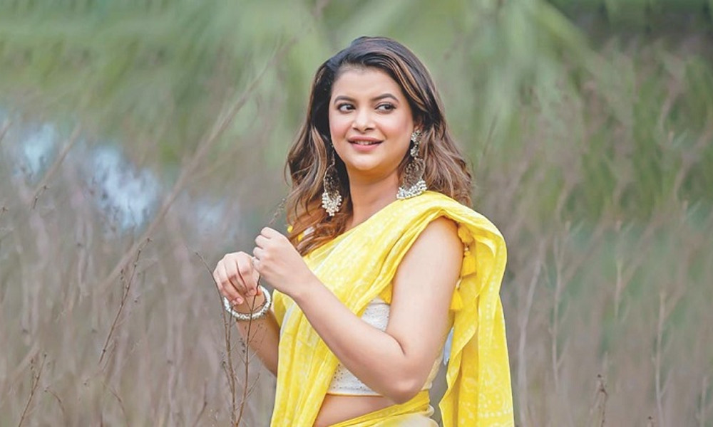 আমাকে খোলামেলা পোশাকে দেখার এত ইচ্ছা কেন, প্রশ্ন শবনম ফারিয়ার