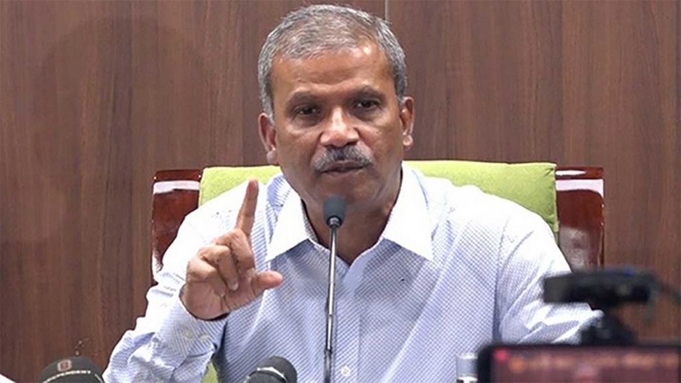 আওয়ামী লীগ নিষিদ্ধকরণ ও সাবেক রাষ্ট্রপতির বিদেশ গমন নিয়ে আইন উপদেষ্টার বক্তব্য