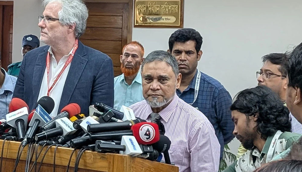 গেজেটের জন্য অপেক্ষা করছি , আ. লীগের নিবন্ধন বাতিল প্রসঙ্গে সিইসি