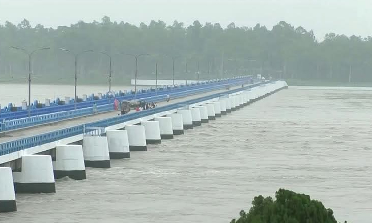 তিস্তায় বাড়ছে পানি, খুলে দেওয়া হয়েছে ৪৪ গেট