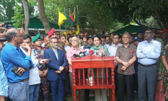 বিড়ালসহ বিপন্ন বন্যপ্রাণী সংরক্ষণে ভ্যানের উদ্বোধন করলেন পরিবেশ উপদেষ্টা
