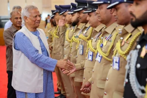 মানুষের আস্থা ফিরিয়ে আনতে পুলিশের প্রতি প্রধান উপদেষ্টার আহ্বান