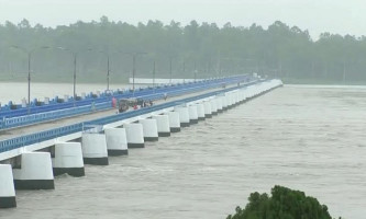 তিস্তায় বাড়ছে পানি, খুলে দেওয়া হয়েছে ৪৪ গেট