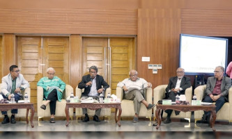 রাজনৈতিক দলগুলোর অনুভূতি ধারণ করে সংশোধন প্রস্তাব আনছে কমিশন: আলী রীয়াজ